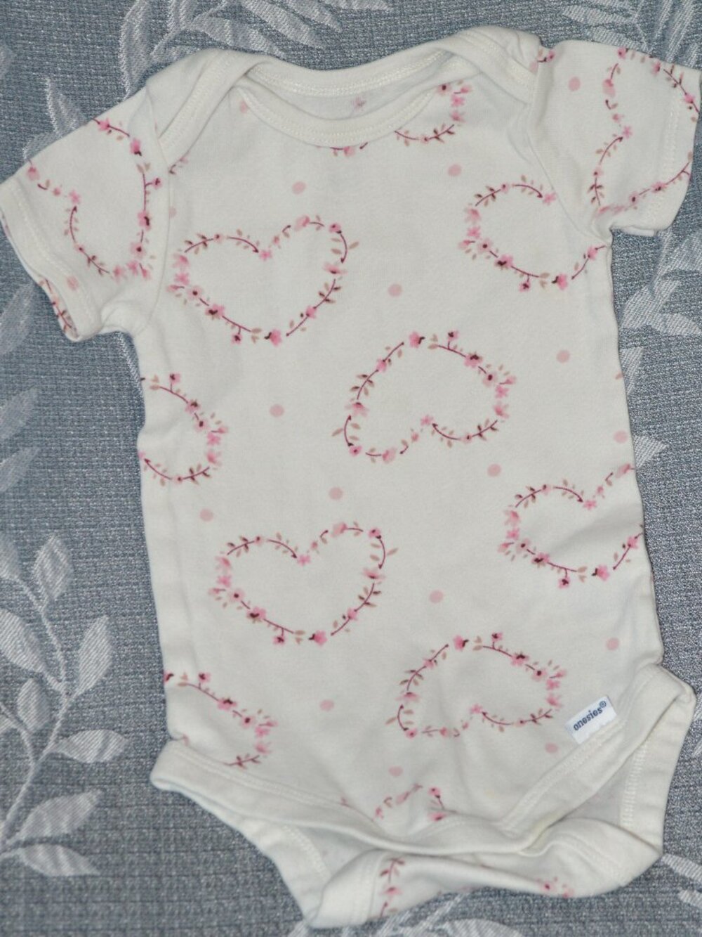 Modern Moments by Gerber baby bodysuit, size 3–6 months.